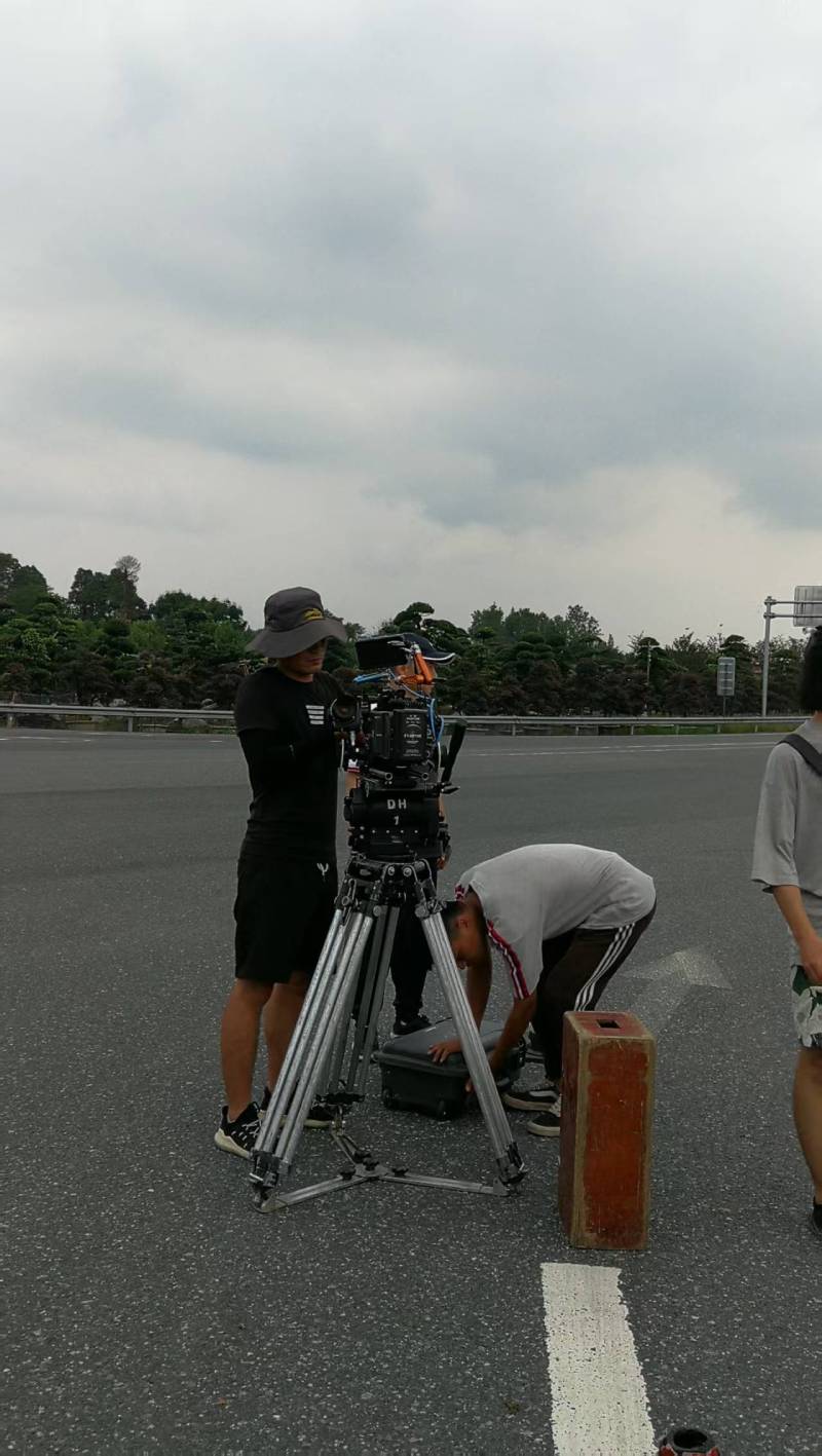 碾子山区TVC拍摄公司：唤醒集体记忆，构建跨代际沟通桥梁