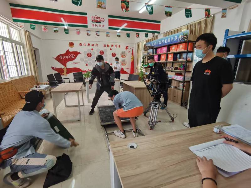碾子山区广告片拍摄公司：极简主义践行者，少即是多的视觉哲学